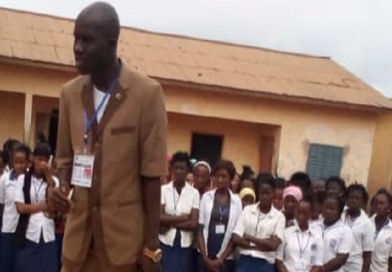 Causes des échecs dans les examens en guinée : « je pense que l'échec des élèves dépend de... recrutement des enseignants non professionnels… »...