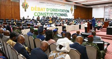 Guinée : Adoption de la loi organique sur le statut des anciens présidents Les conseillers nationaux votent à l’unanimité au Palais du peuple