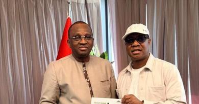 Festi Environnement : Sékouba Bambino Diabaté obtient le soutien de Antonio Souaré pour un concert écologique d’envergure internationale