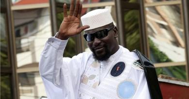 Guinée : Mamadi Doumbouya honore trois diplomates au grade d’Officier de l’Ordre national du Colatier