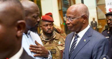 Mamadi Doumbouya regagne Conakry après son congé annuel