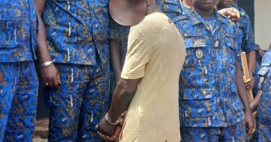 Labé : le suspect du meurtre d’un boulanger présenté à la presse