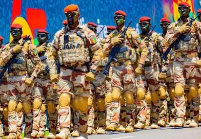 Guinée : 42 sous-officiers des Forces spéciales décorés par le Président Mamadi Doumbouya...