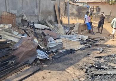 Kagbelen : trois morts après un violent incendie dans un atelier de menuiserie...