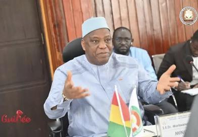 Morissanda Kouyaté répond aux critiques et invoque un accord hérité de l'ancien président Alpha Condé...