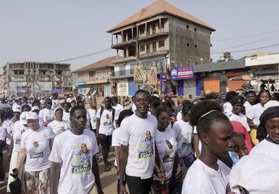 Lambandji en démonstration de force : Mamadi Camara et Doussou Mensaré galvanisent les foules lors d’un carnaval géant, entre engagement citoyen et appels à la paix...