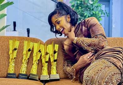 Djelikaba Bintou triomphe aux Victoires de la Musique Guinéenne 2025...