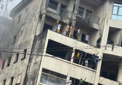 Conakry/Madina Dispensaire : une chaîne humaine héroïque sauve des écoliers d’un incendie...