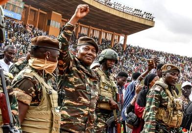 Niger : après l’attaque de l’aéroport de Niamey, la junte pointe Paris, Cotonou et Abidjan...