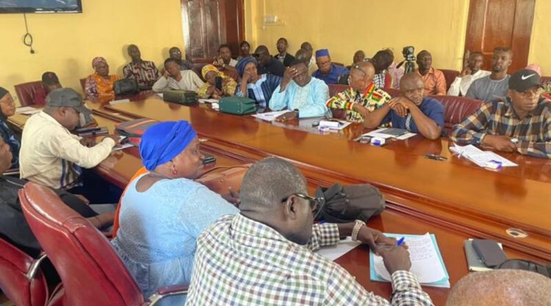 Guinée : les travailleurs de la santé brandissent la menace d’une grève illimitée Guinée : les travailleurs de la santé brandissent la menace d’une grève illimitée