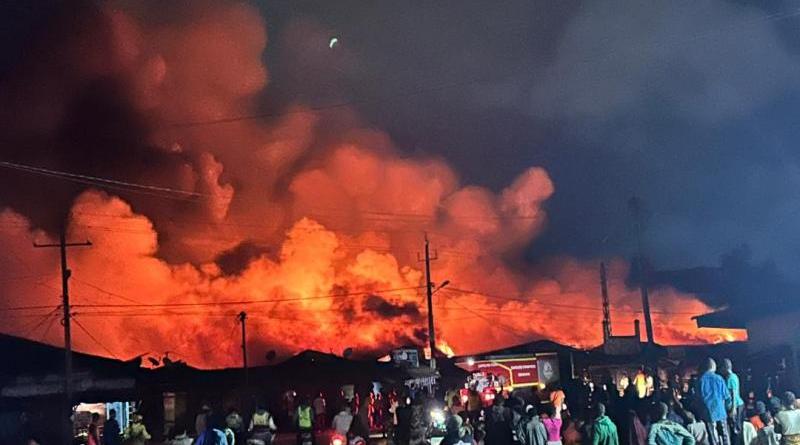 Incendie au grand marché de N’Zérékoré : plusieurs magasins de stockage ravagés par les flammes