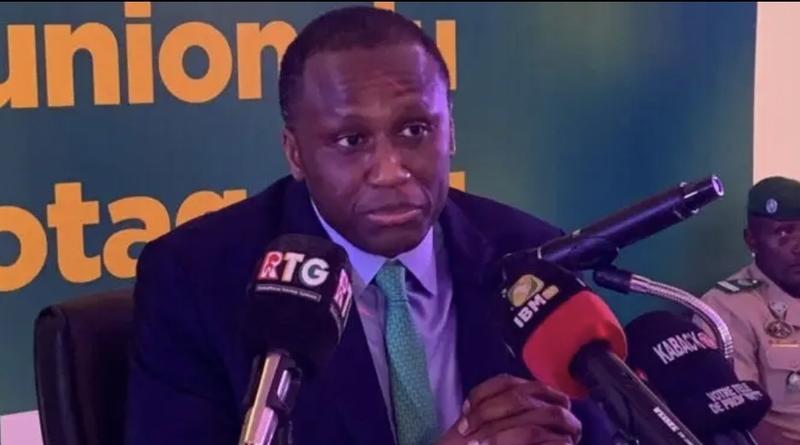 Crise de liquidités en Guinée : l’État et le secteur privé s’accordent sur l’urgence de restaurer la confiance financière Crise de liquidités en Guinée : l’État et le secteur privé s’accordent sur l’urgence de restaurer la confiance financière