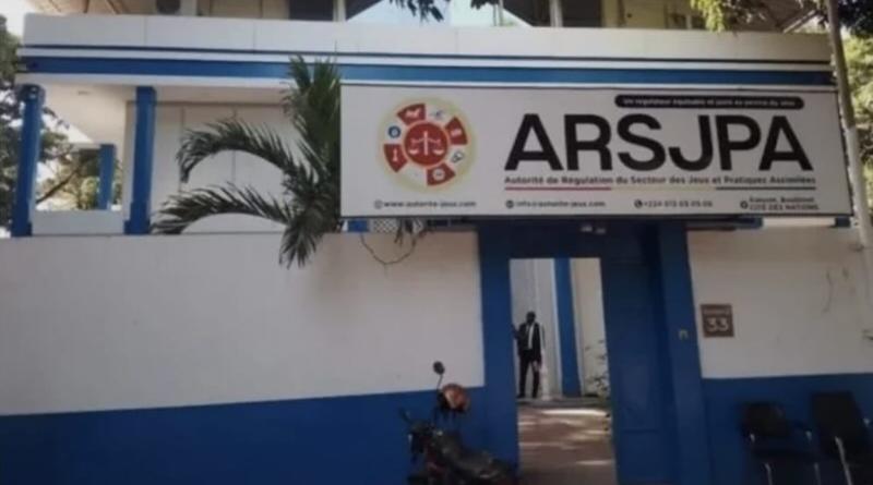 Élection présidentielle du 28 décembre en Guinée : l’ARSJPA ordonne l’arrêt temporaire