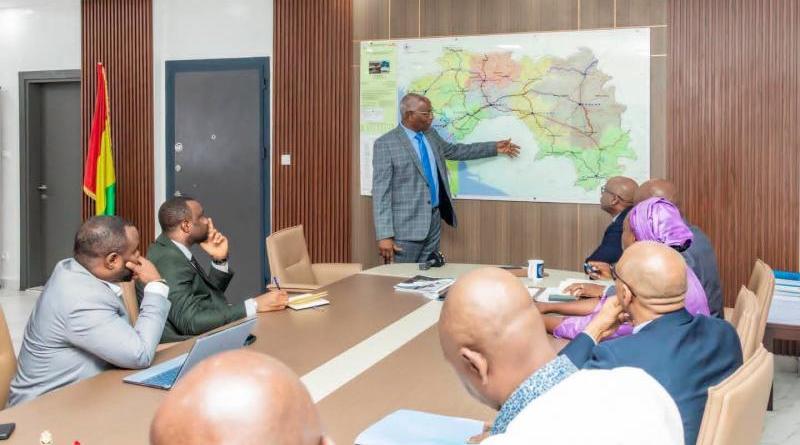 Guinée : Amadou Oury Bah met la pression pour accélérer les grands projets d'infrastructures