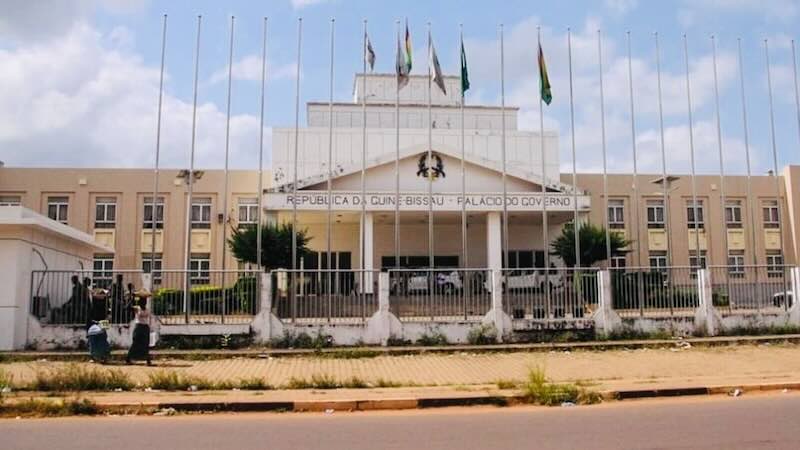 Guinée-Bissau en crise : tirs près du palais présidentiel et incertitude politique en pleine attente des résultats électoraux