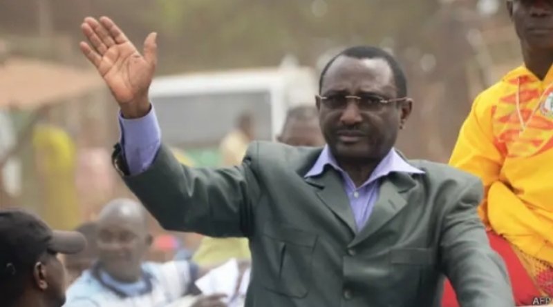 Sidya Touré : itinéraire d’un haut fonctionnaire devenu figure majeure de la politique guinéenne Sidya Touré : itinéraire d’un haut fonctionnaire devenu figure majeure de la politique guinéenne