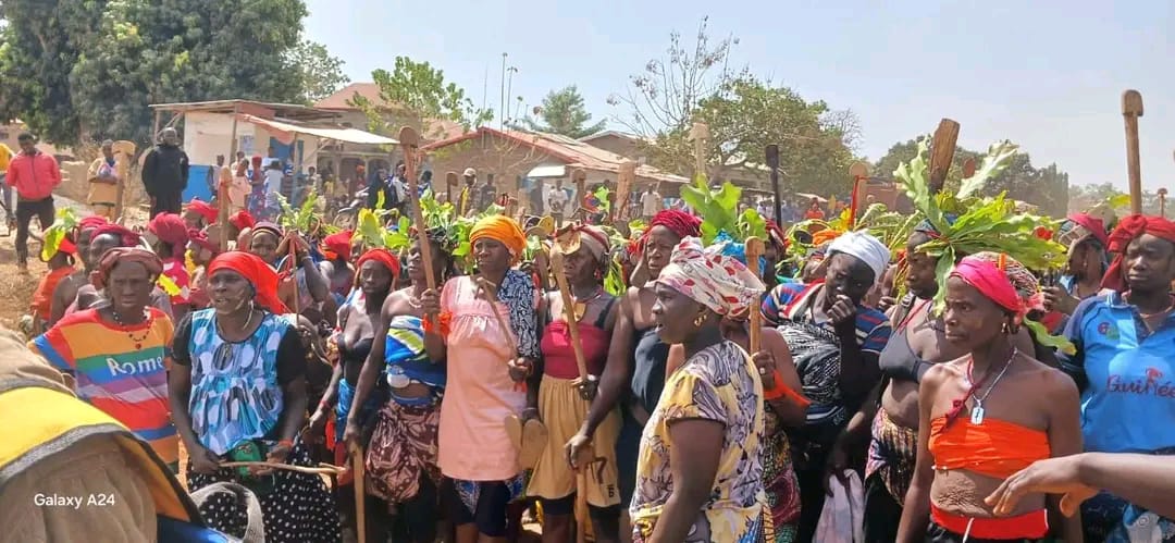 Kankan : des femmes de Töron-Banankö protestent contre les dégâts causés par la transhumance Kankan : des femmes de Töron-Banankö protestent contre les dégâts causés par la transhumance