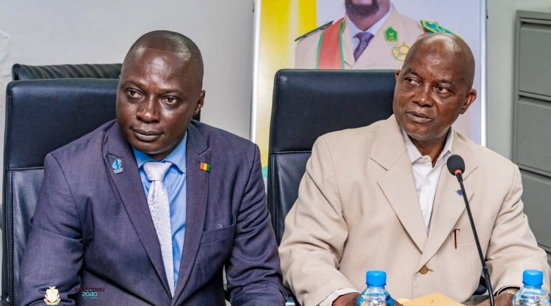 Rentrée scolaire en Guinée : le sort de 4 500 enseignants contractuels toujours en suspens Rentrée scolaire en Guinée : le sort de 4 500 enseignants contractuels toujours en suspens