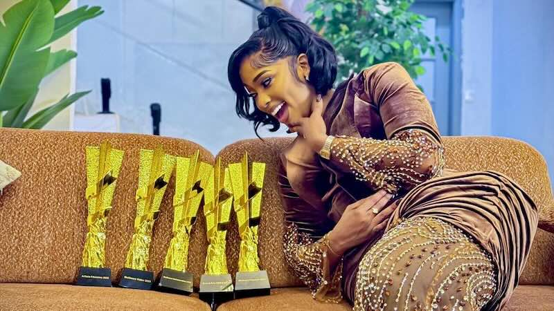 VMDG: Djelikaba Bintou rafle tout